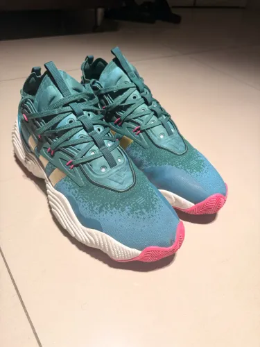 tênis de basquete adidas trae young 3, tamanho 44