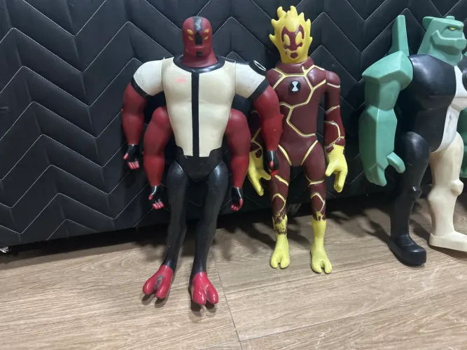 Bonecos ben 10 