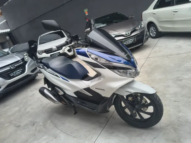 PCX automático impecável 