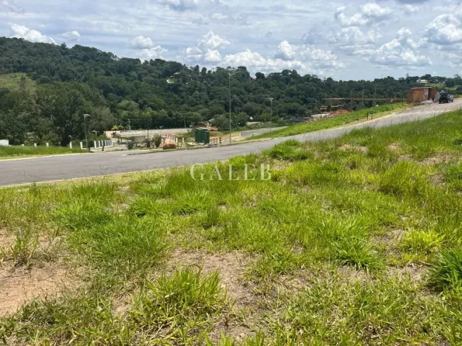 Terreno à venda em Atibaia-SP, bairro Condomínio Portal Lamis, com 330m² de área - Imperdí