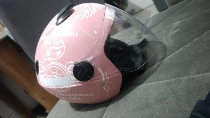 Capacete de moto feminino