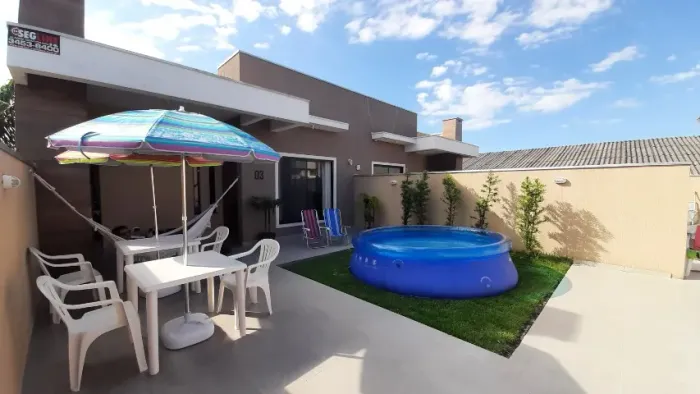 Aluguel Anual: Linda Casa Mobiliada com 3 Quartos em Guaratuba
