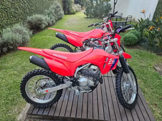 Crf 300 2026/2026 zero sem uso.