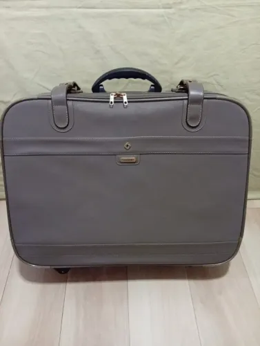 Mala Samsonite Executiva com Rodinhas - Grande e Resistente