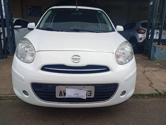 Nissan March SV 1.6 16V Flex Fuel 2014
