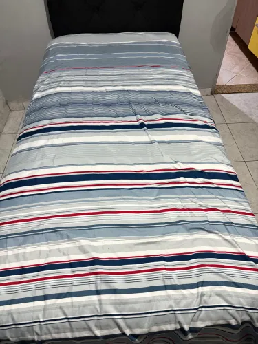 Cama de solteiro com box e colchão Ortobom ortopédica