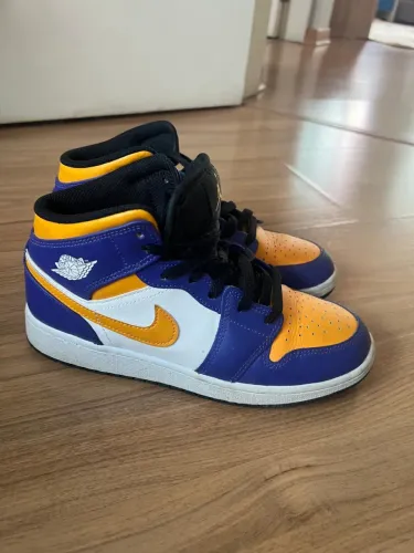 Tênis Nike Jordan Lakers n.37