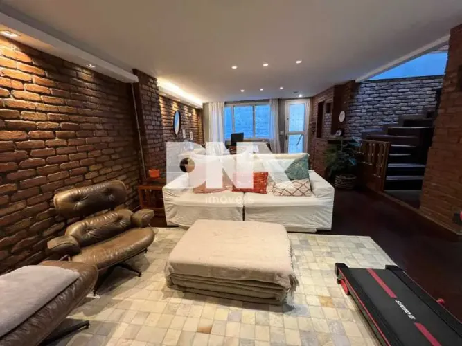 Apartamento : / Residencial / Laranjeiras