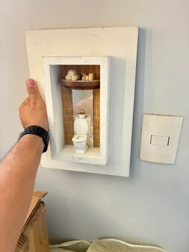 QUADRO DECORATIVO ARTESANAL - MINIATURA DE LAVABO - 49,99