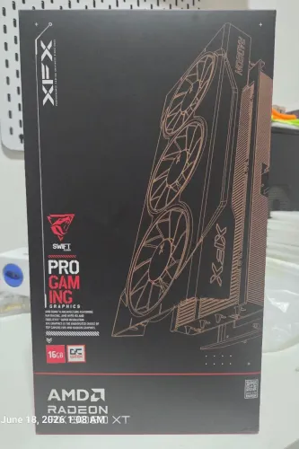 XFX RX 9060 XT de 16GB triple fan