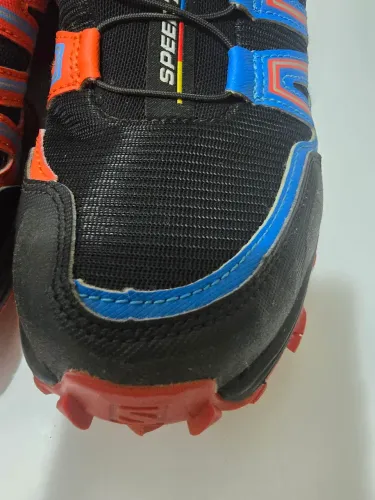 Tênis trilha semi novo