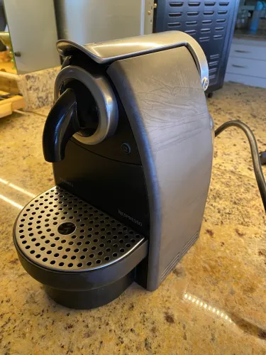 Vendo cafeteira Nespresso