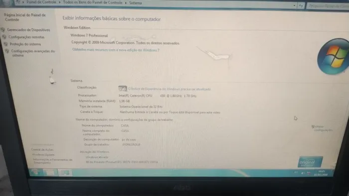 Computador completo, windows 7 professional , Celeron, com mouse, tela e teclado.