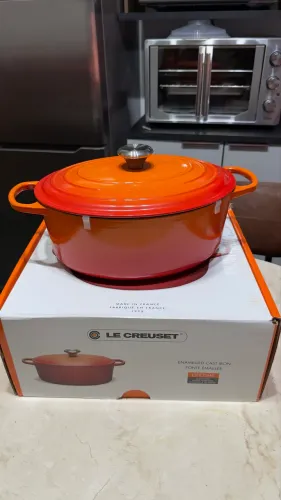 Panela oval 31 cm laranja le Creuset nova na caixa
