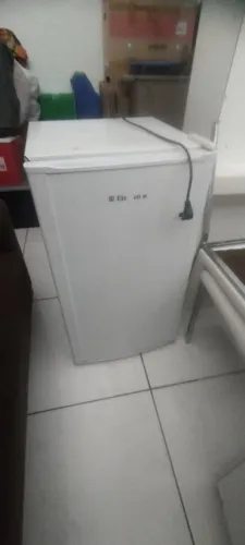 Frigobar Eletrolux 120L usado