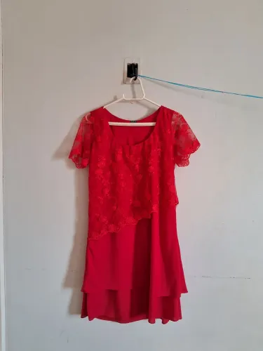 Vestido de festa com renda