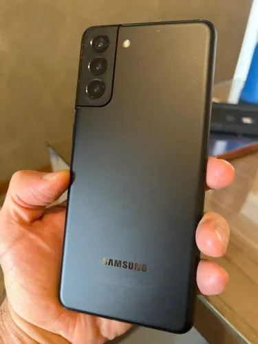 Celular Samsung S21 (tela quebrada)