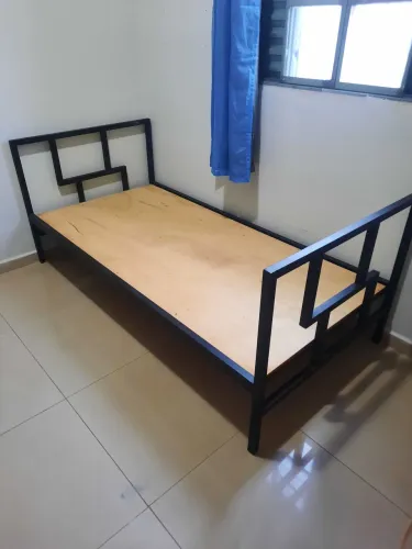 Cama solteiro estilo industrial