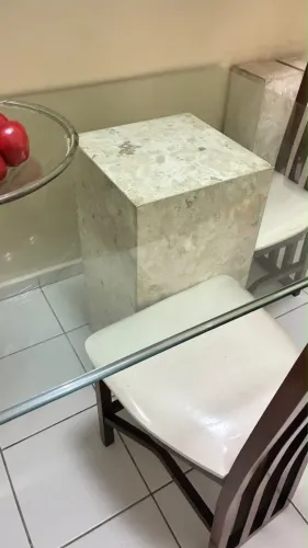 Mesa de Vidro 6 cadeiras com Suporte de Mármore