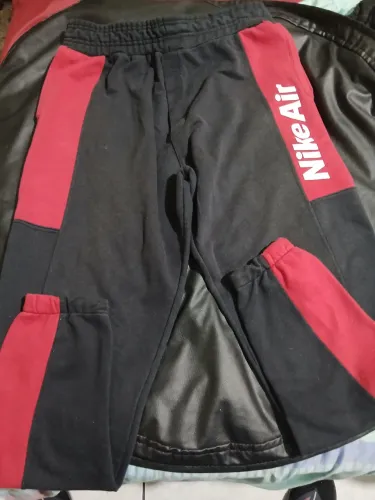 Calça Moletom Nike Air Original - Preta e Vermelha - Tamanho G (Excelente Estado)