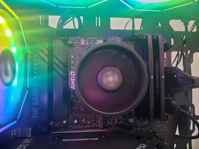 Processador AM5 Ryzen 5 7600 + Cooler original AMD