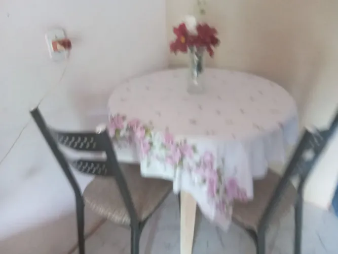 mesa em madeira maciça 