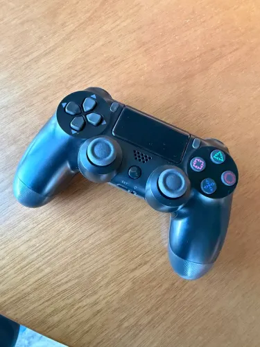 Controle de PlayStation 4 com cabo usb 