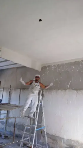 Gesseiro e pintor 