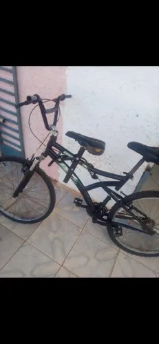 Bike aro 26 com cadeirinha esportiva
