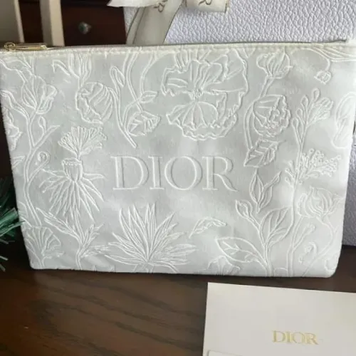 necessaire da Dior.