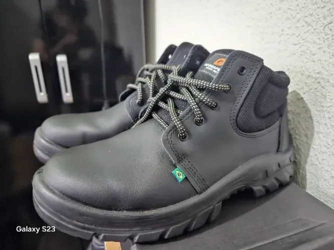 Calçado tipo bota de segurança para armazéns e logística 42 bico PVC _NOVO