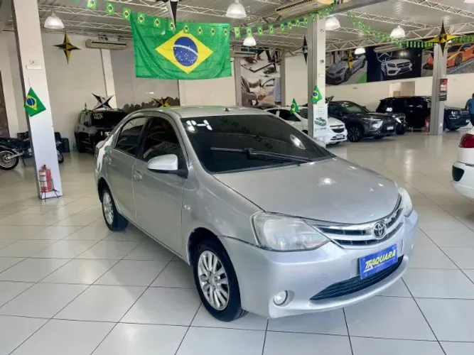 Toyota Etios XLS Sedan 1.5 Flex 16V 4P Mec. 2014