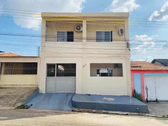 CASA DE 2 ANDARES | 4 QUARTOS, SENDO 1 SUÍTE | AMPLO ESPAÇO DE LAZER