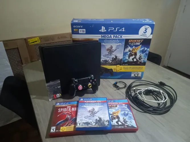 PS4 - 3 jogos, borrachinhas personalizadas