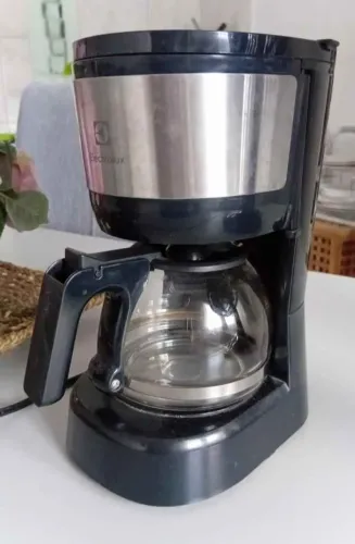 Cafeteira Electrolux com Defeito (Com Jarra de Vidro Intacta)