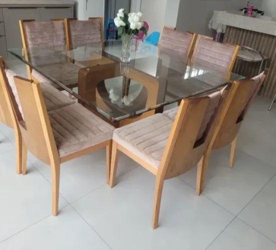 Mesa de jantar quadrada com 8 cadeiras 