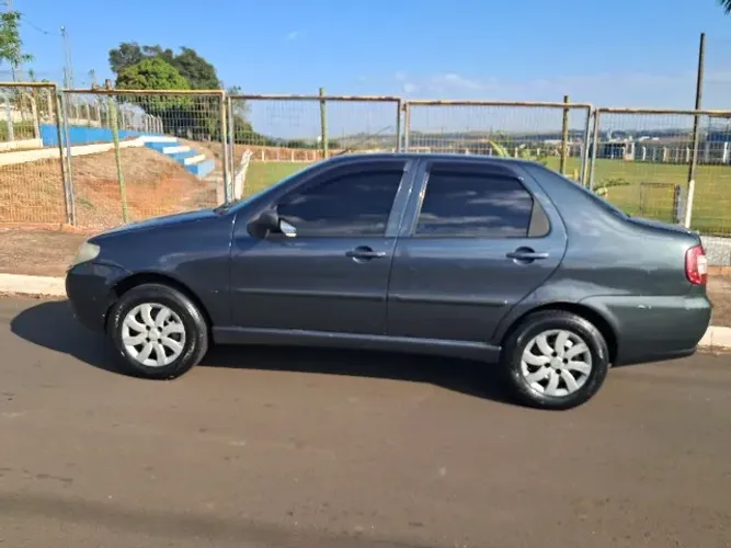 Fiat Siena HLX 1.8 MPI Flex 8V 4P 2005