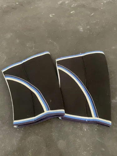 Par Joelheira Neoprene Esportiva