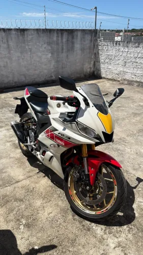 Yamaha R3 - Impecável