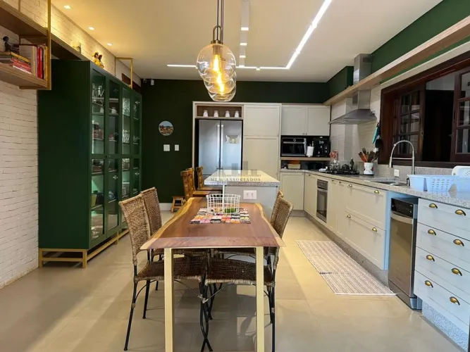 CASA TERREA EM CONDOMINIO NA ZONA SUL - 4 SUITES