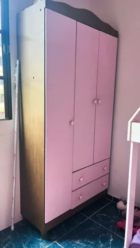 Guarda roupa e cômoda infantil