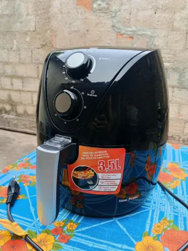 Air Fryer (SEM MARCAS DE GORDURA) AIR FRYER NOVA ?