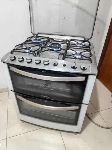 Fogão Electrolux 5 bocas 2 fornos a gás