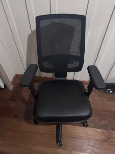 Cadeira Ergonômica Presidente - Conforto e Ajustes Premium