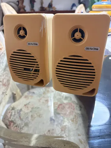 Caixas satélites bravox 