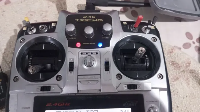 Vendo Radio Futaba T10CHG ou Troco por Notebook