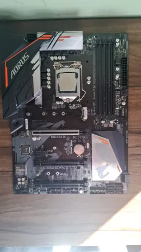 Placa mãe b360 aorus gigabyte + processador intel i7-8700