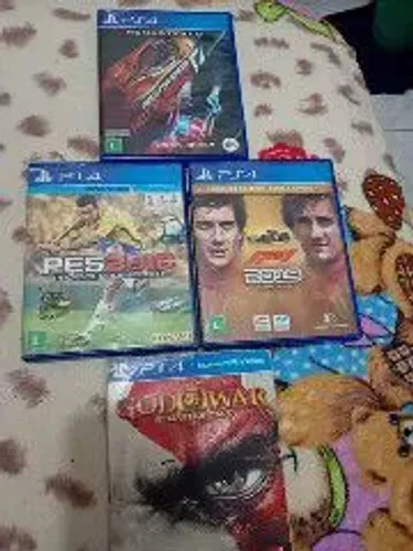 Jogos de ps4 vendo ou troco.