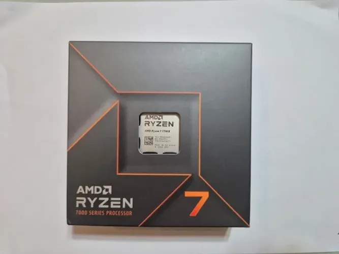 AMD Ryzen 7 7700X AM5 - 8 Núcleos / 16 Threads 5.4GHz c/ Vídeo Integrado