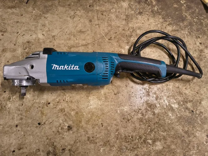 ESMERILHADEIRA LIXADEIRA ANGULAR MAKITA GA 7020